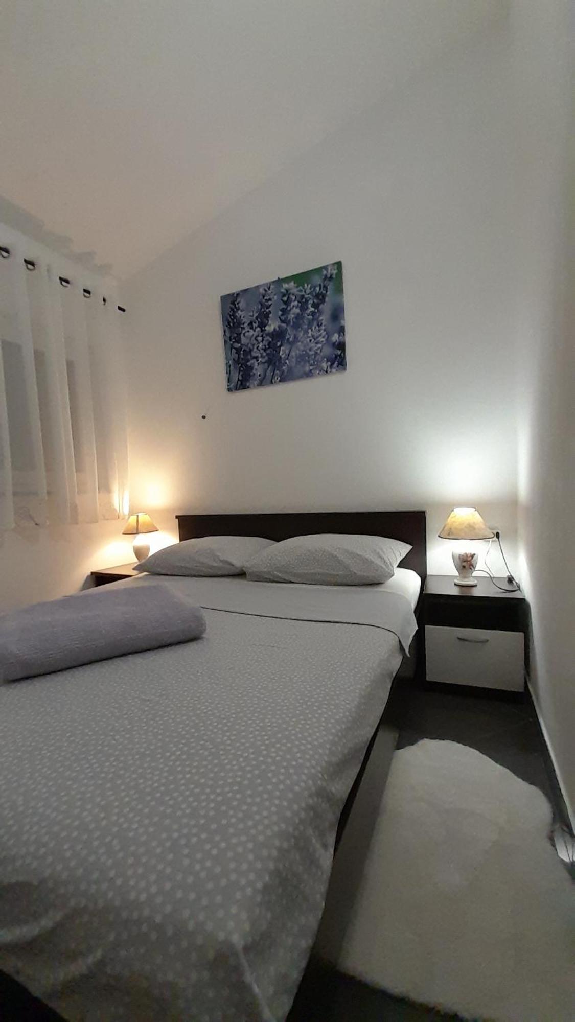 Apartmani Ivankovic Karlobag Quarto foto